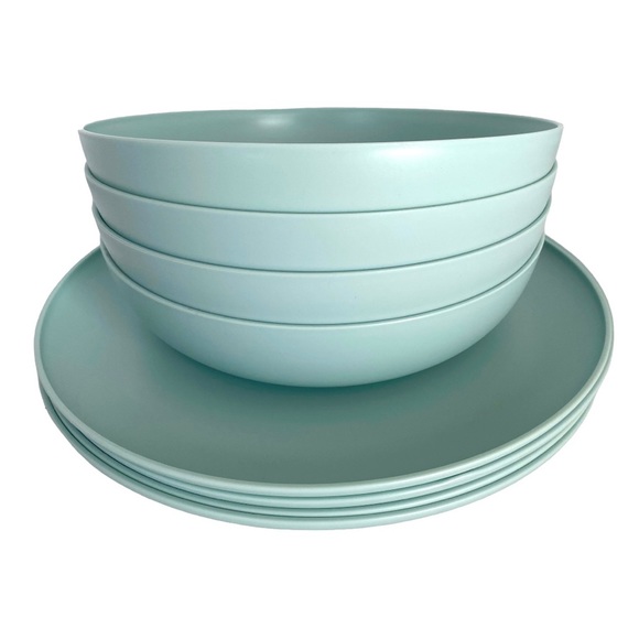 8 Piece Blue Plastic Set 4 Plates, 4 Bowls - Picture 5 of 5